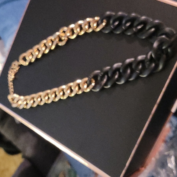 Women's beautiful❤ large link black and gold necklace!! - Picture 1 of 3